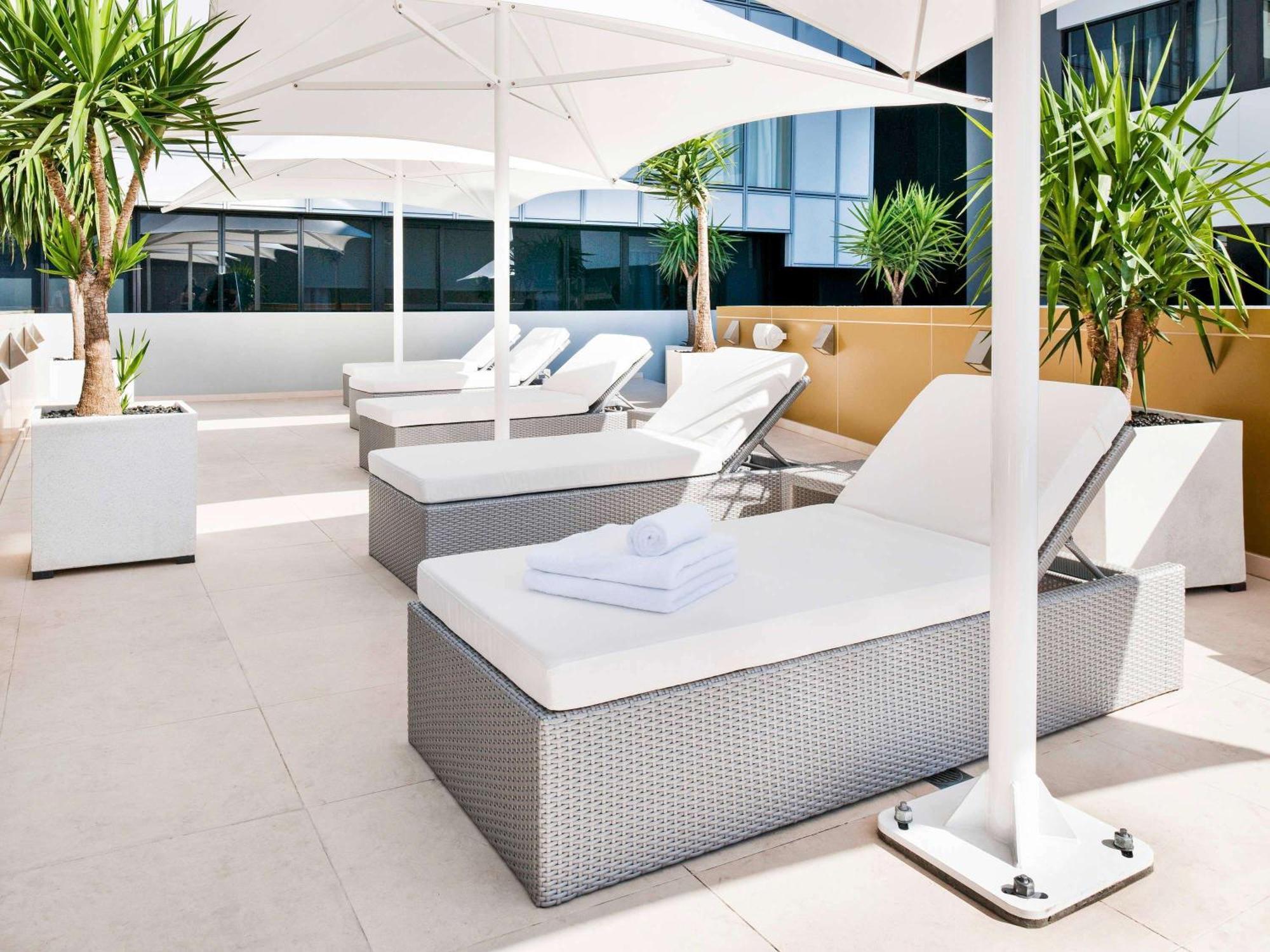 The Olsen Melbourne Art Series Exterior foto The rooftop pool at the Hotel
