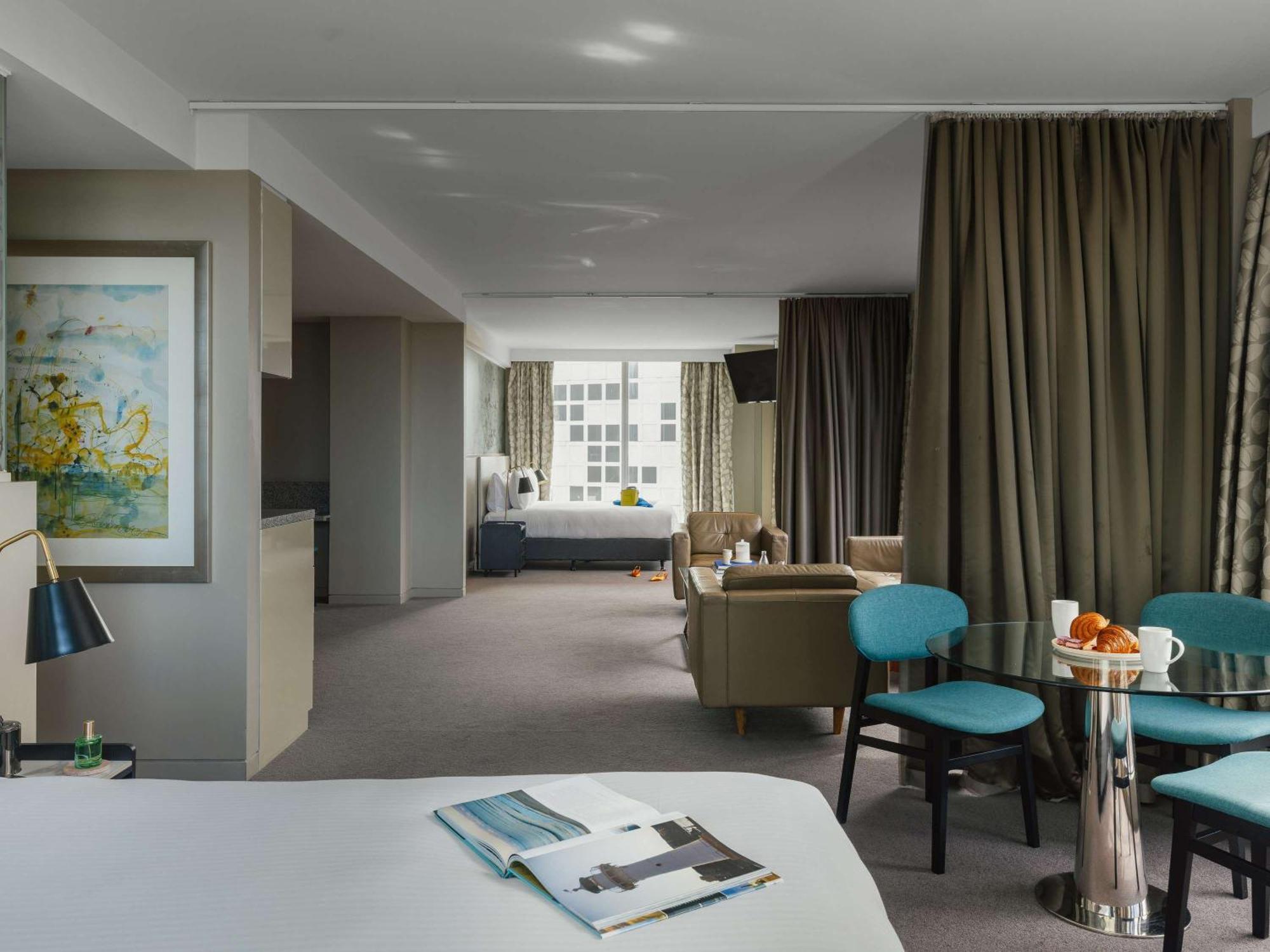 The Olsen Melbourne Art Series Exterior foto A suite at the hotel