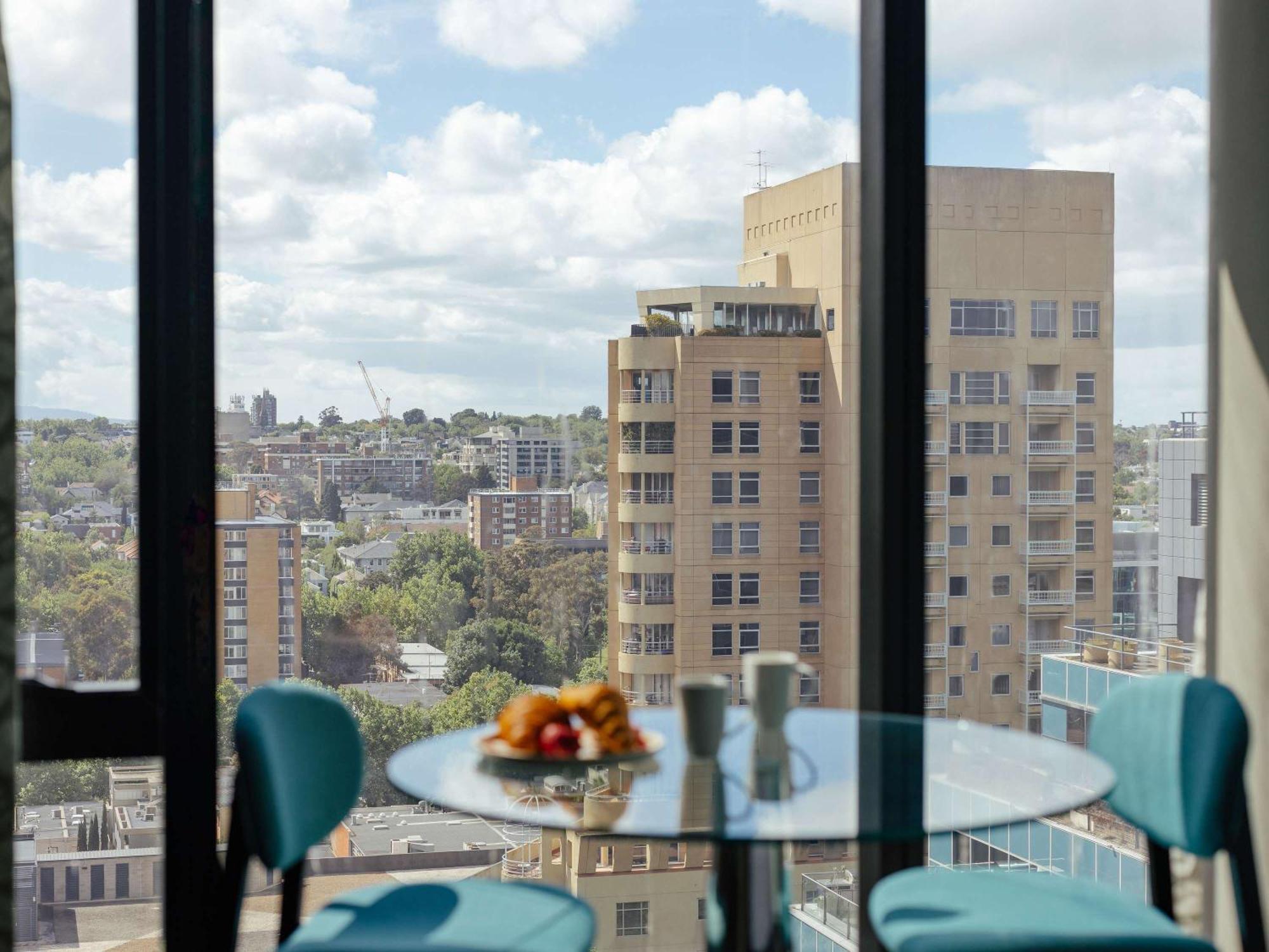 The Olsen Melbourne Art Series Exterior foto View from a serviced apartment in London