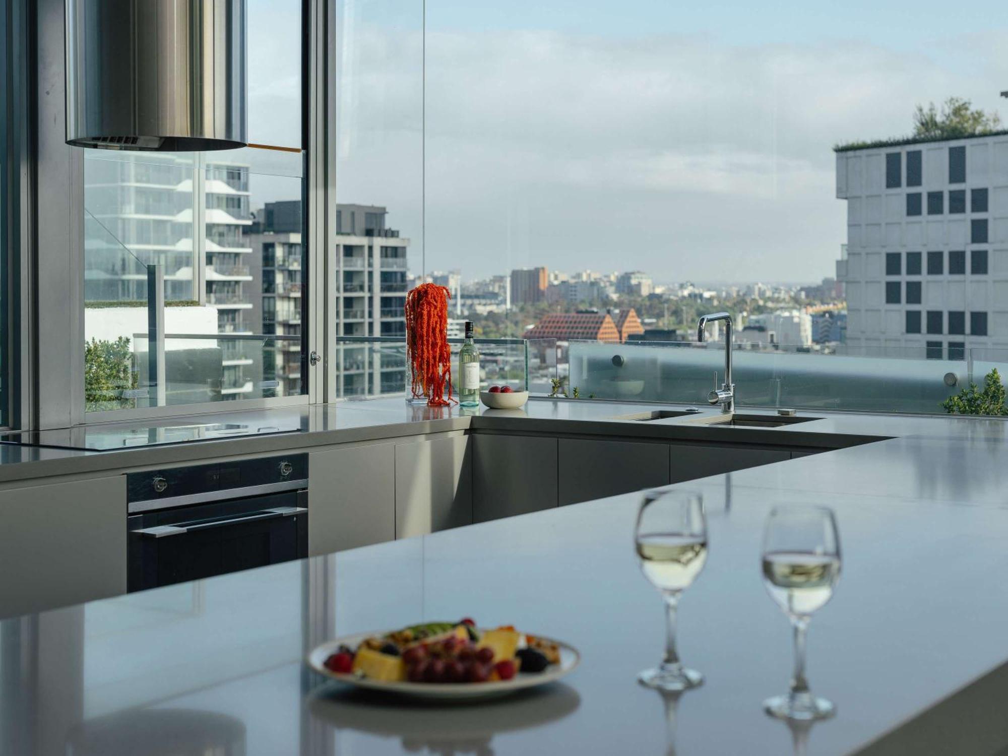 The Olsen Melbourne Art Series Exterior foto A kitchen with a view